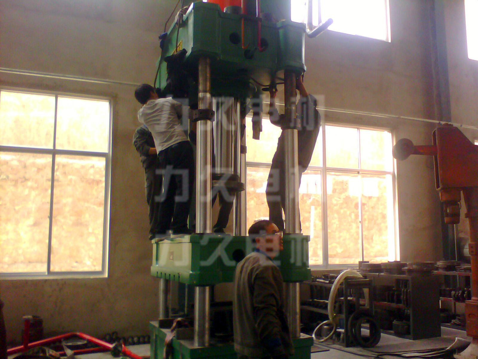 力久電機(jī)新設(shè)備安裝現(xiàn)場(chǎng) 力久電機(jī)新設(shè)備安裝現(xiàn)場(chǎng)