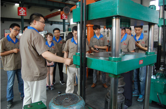 車間現(xiàn)場參觀學習高效電機生產(chǎn)流程 車間現(xiàn)場參觀學習高效電機生產(chǎn)流程