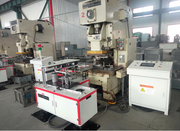 自動送料機(jī)械手 自動送料機(jī)械手