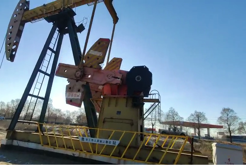 永磁半直驅(qū)電機(jī) 永磁半直驅(qū)電機(jī)