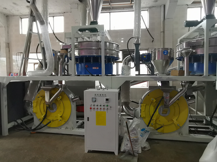 力久永磁電機(jī)在某廠塑料磨粉機(jī)上應(yīng)用 力久永磁電機(jī)在某廠塑料磨粉機(jī)上應(yīng)用